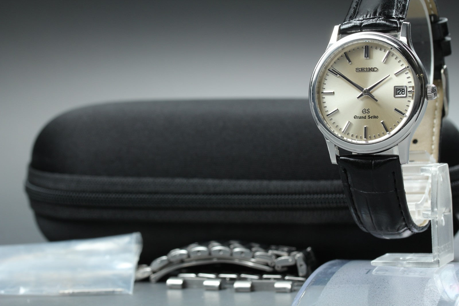 New Batt Vintage SEIKO Grand Seiko 9587-7010 Quartz Silver Men's Watch 34mm JP