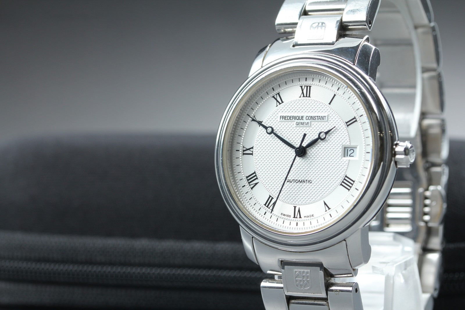 FREDERIQUE CONSTANT classics FC-303/315X3P4/5/6 Automatic Men's Watch 38mm JAPAN