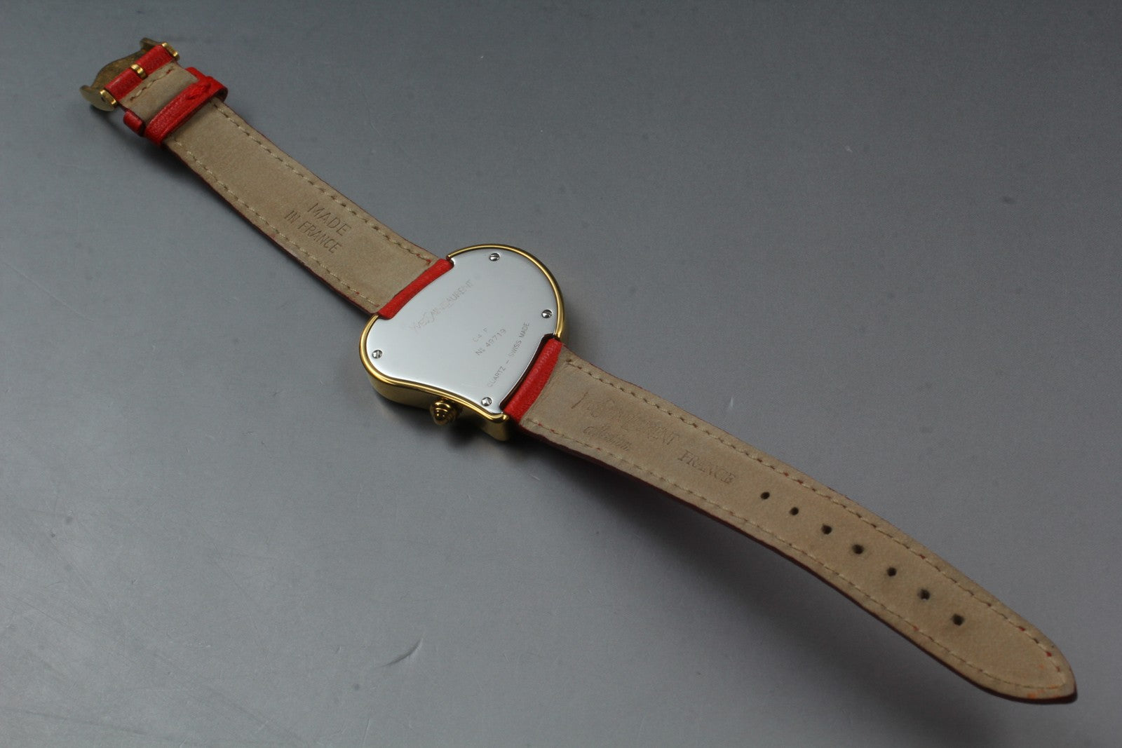 [Exc+5] Yves Saint Laurent Heart Gold Red 30mm Women's Watch Quartz JAPAN