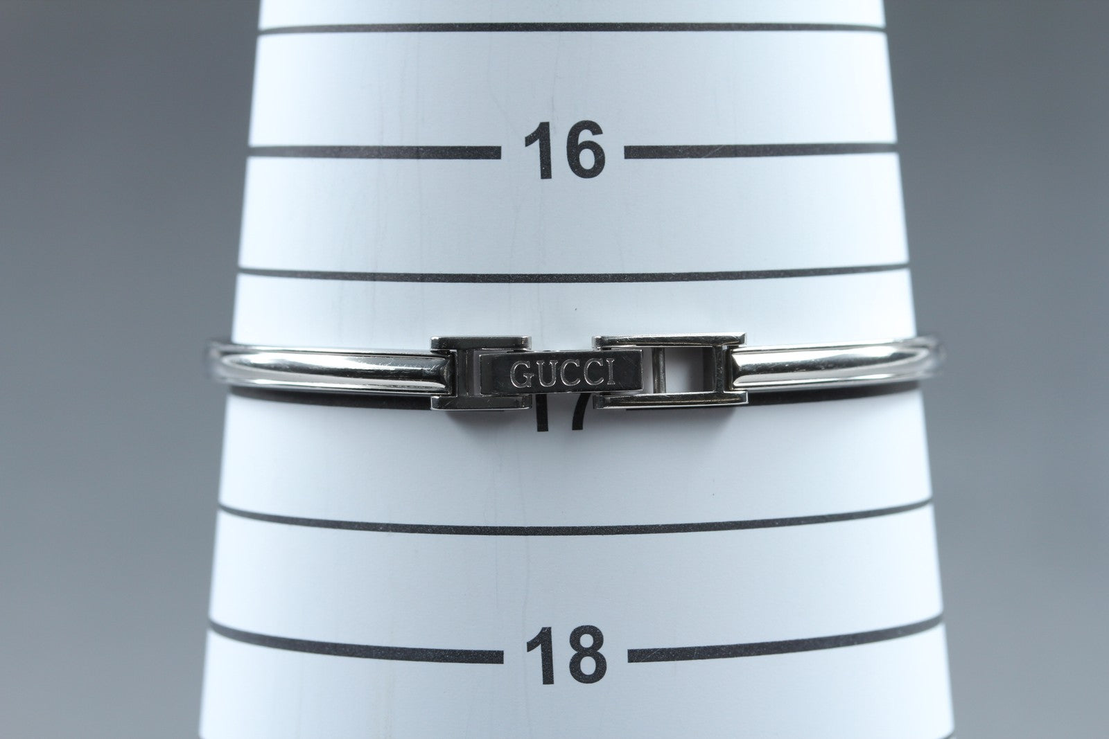 Vintage Gucci Change Bezel 11/12.2L Light Green Bezel Silver Women's Qz Watch