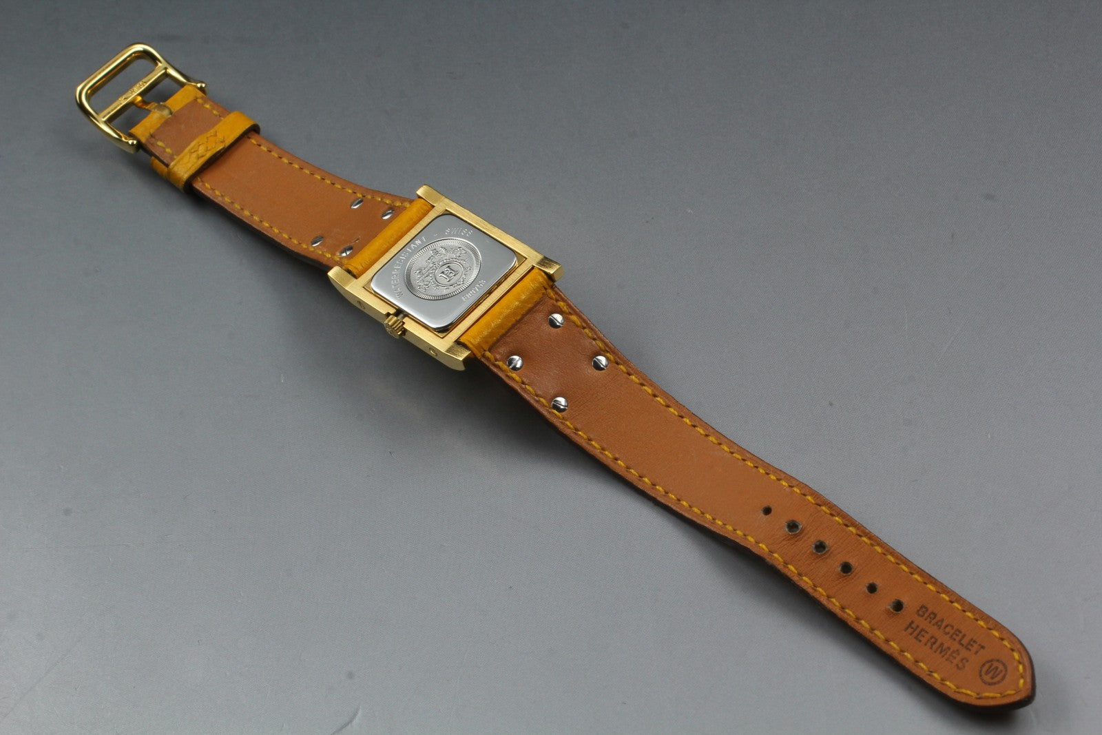 [Near MINT- Box] HERMES Medor Gold Yellow "W" Woman's Quartz Watch From JAPAN