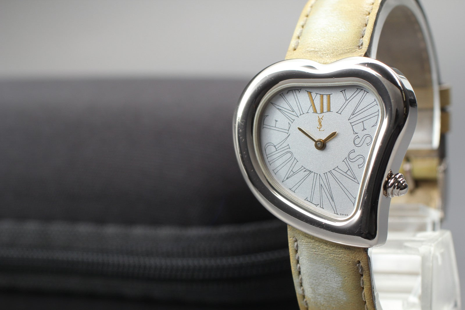 [Exc+5] Yves Saint Laurent Heart Silver 31mm Women's Watch Quartz From JAPAN