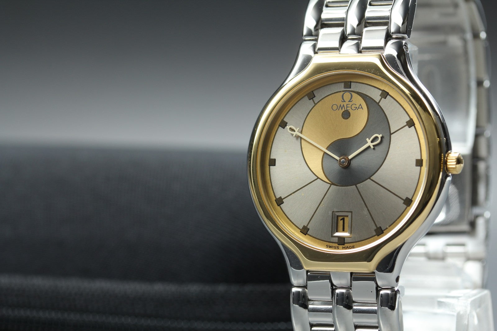 New Batt Vintage OMEGA De Ville symbol Cal.1436 Quartz Women's Watch 31mm JAPAN