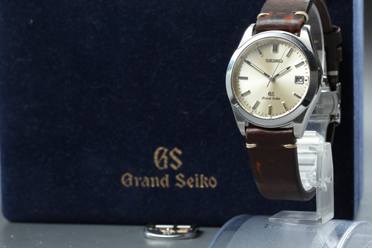 New Batt Vintage SEIKO Grand Seiko 8N65-8000 Quartz Men's Watch 35mm From JAPAN