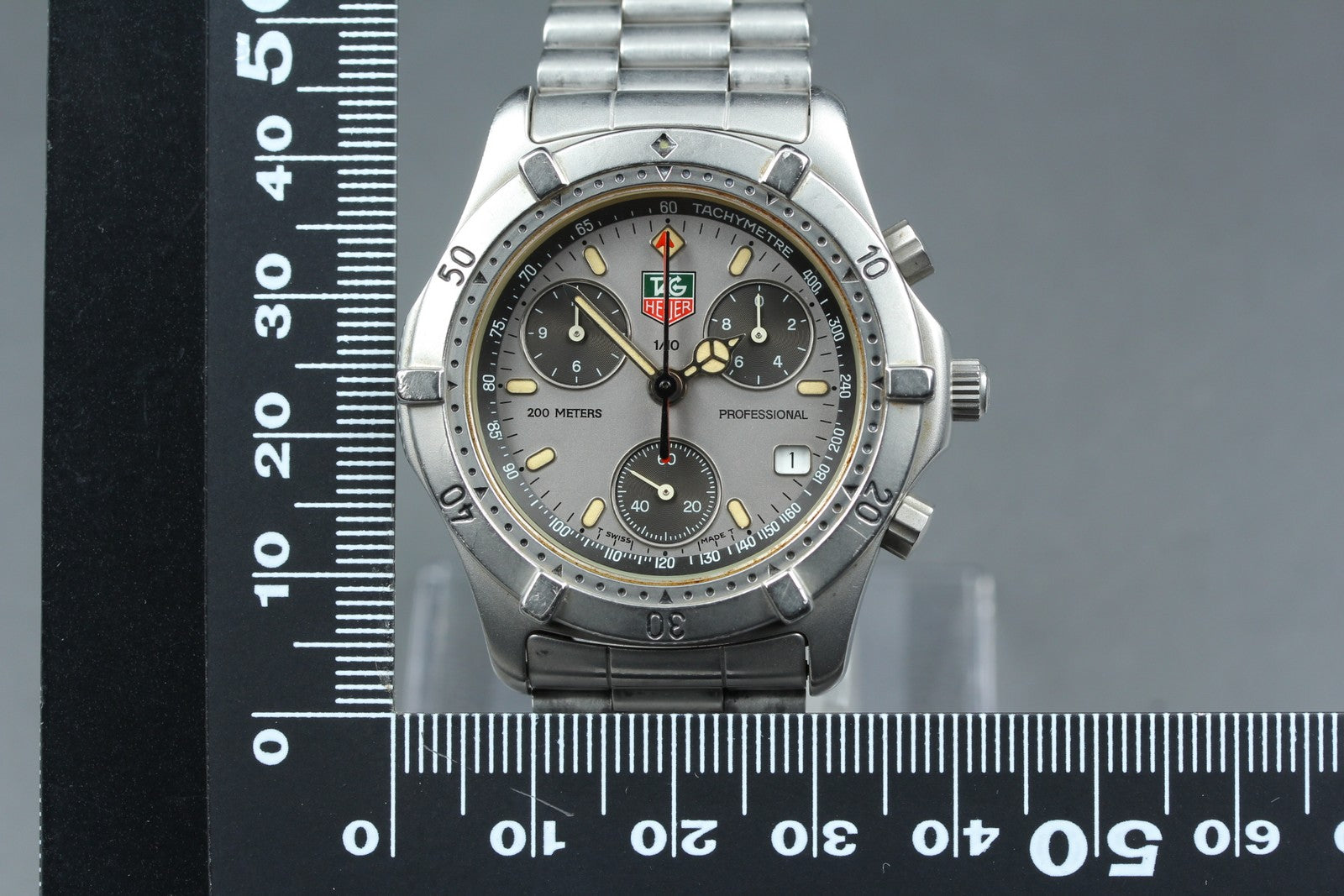 Vintage TAG Heuer 2000 Professional CE1111 Quartz Gray Men's Watch 40mm JAPAN