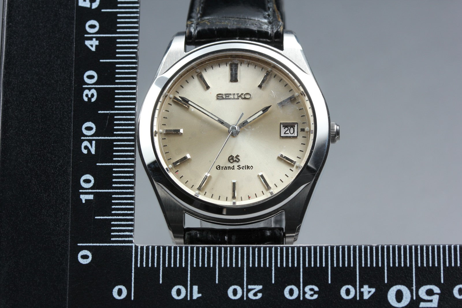 Vintage SEIKO Grand Seiko 8N65-8000 Quartz Men's Watch 36mm JAPAN Box