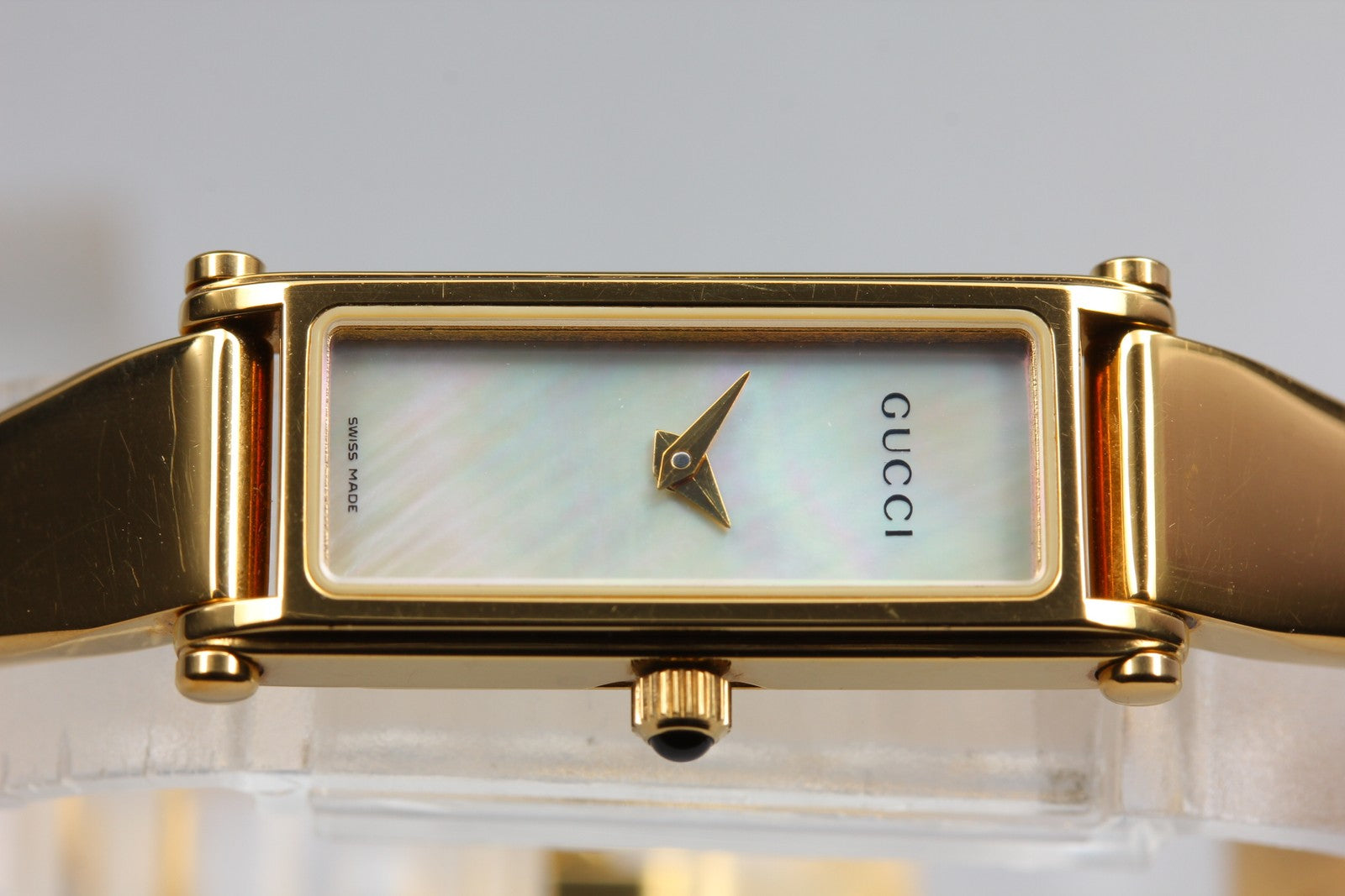 Vintage Gucci 1500L Shell Dial Gold 12mm Bangle Women's Quartz Watch  [w /Box]