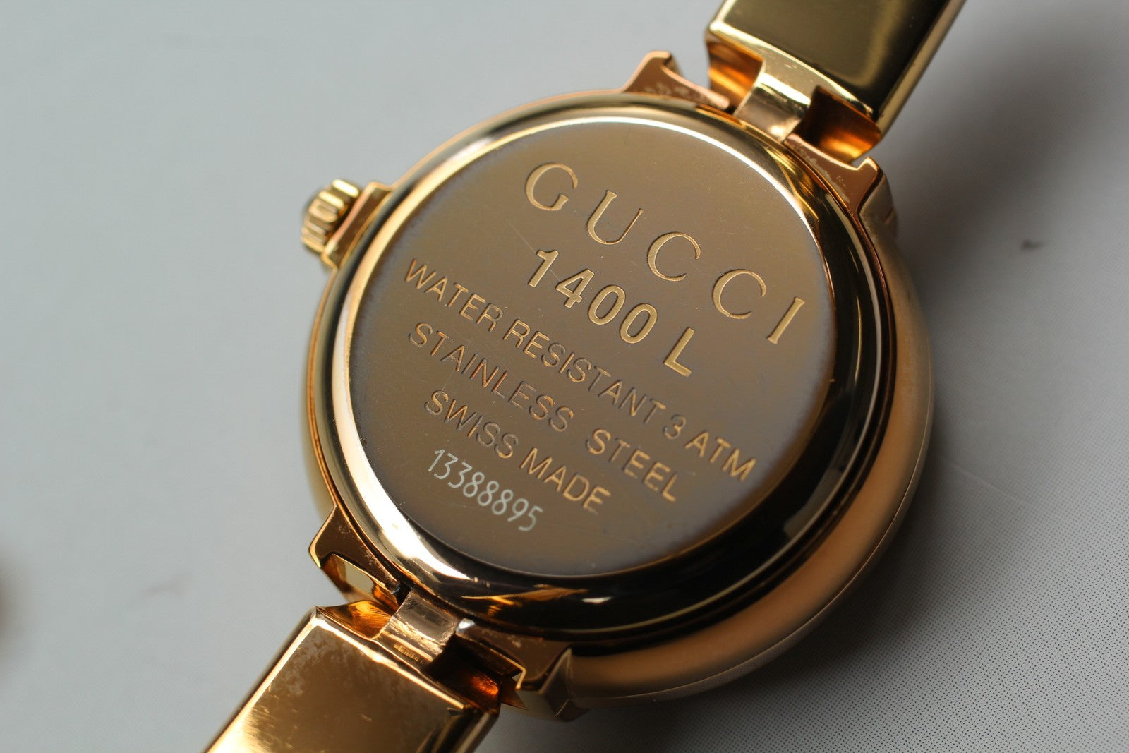 Vintage [Exc+5] GUCCI 1400L Black Dial Gold 25mm Women's Quartz Watch From JAPAN