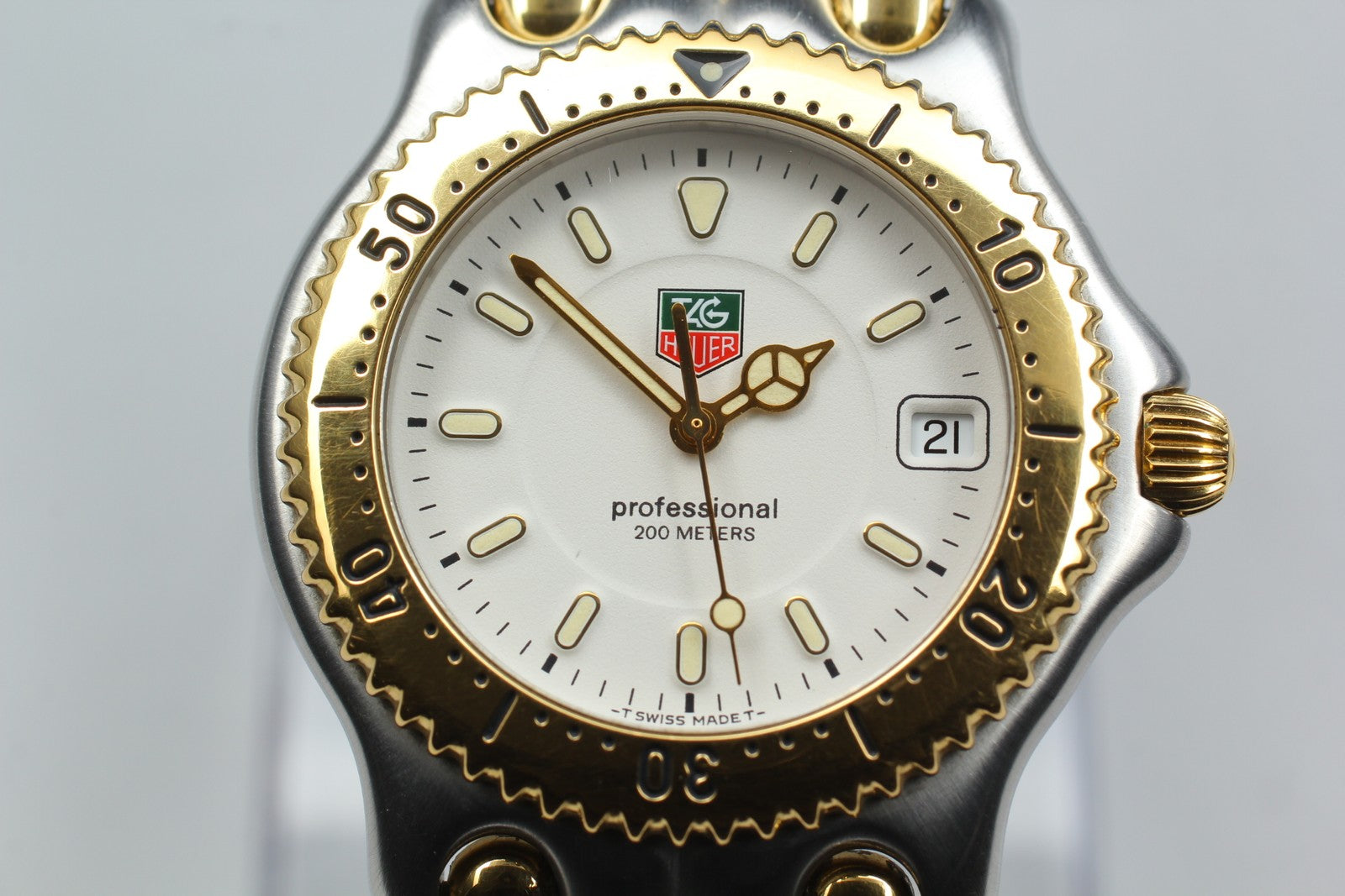 TAG HEUER Professional WG1122-0 Quartz White Dial Date Men's Watch 37mm JAPAN