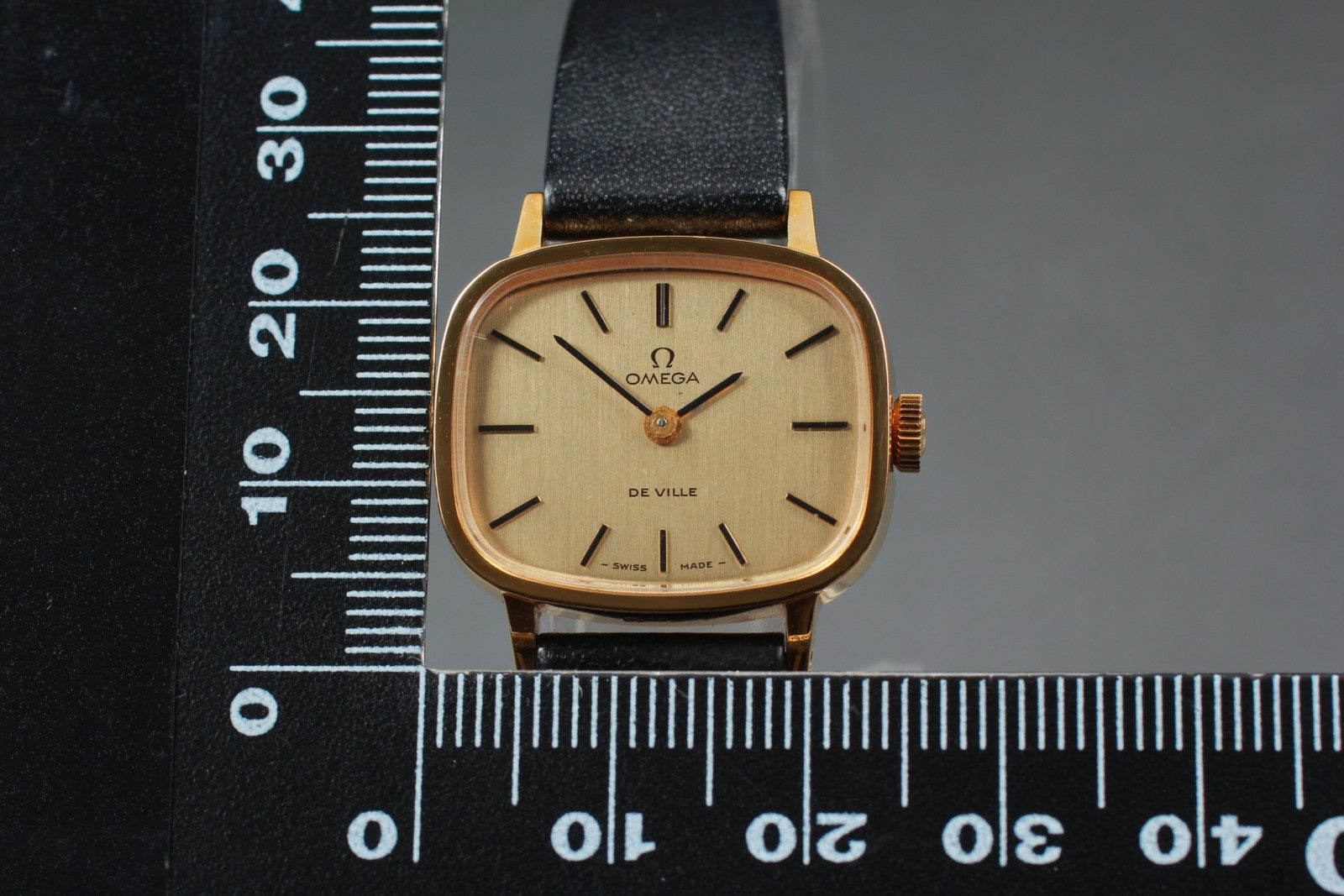 Vintage Exc+5 Box OMEGA De Ville Cal.625 511.0413 24mm Gold Manual Women's Watch