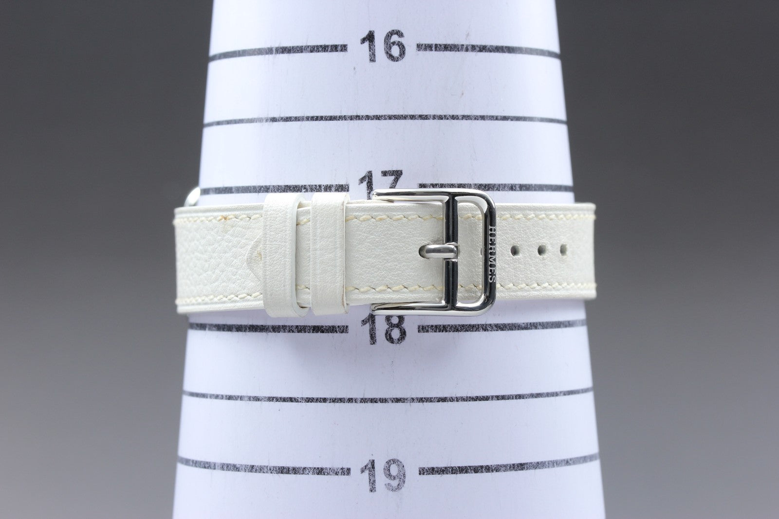[Overhauled] HERMES Cape Cod Dual Time CC3-510 25mm White Women's Qz Watch Box