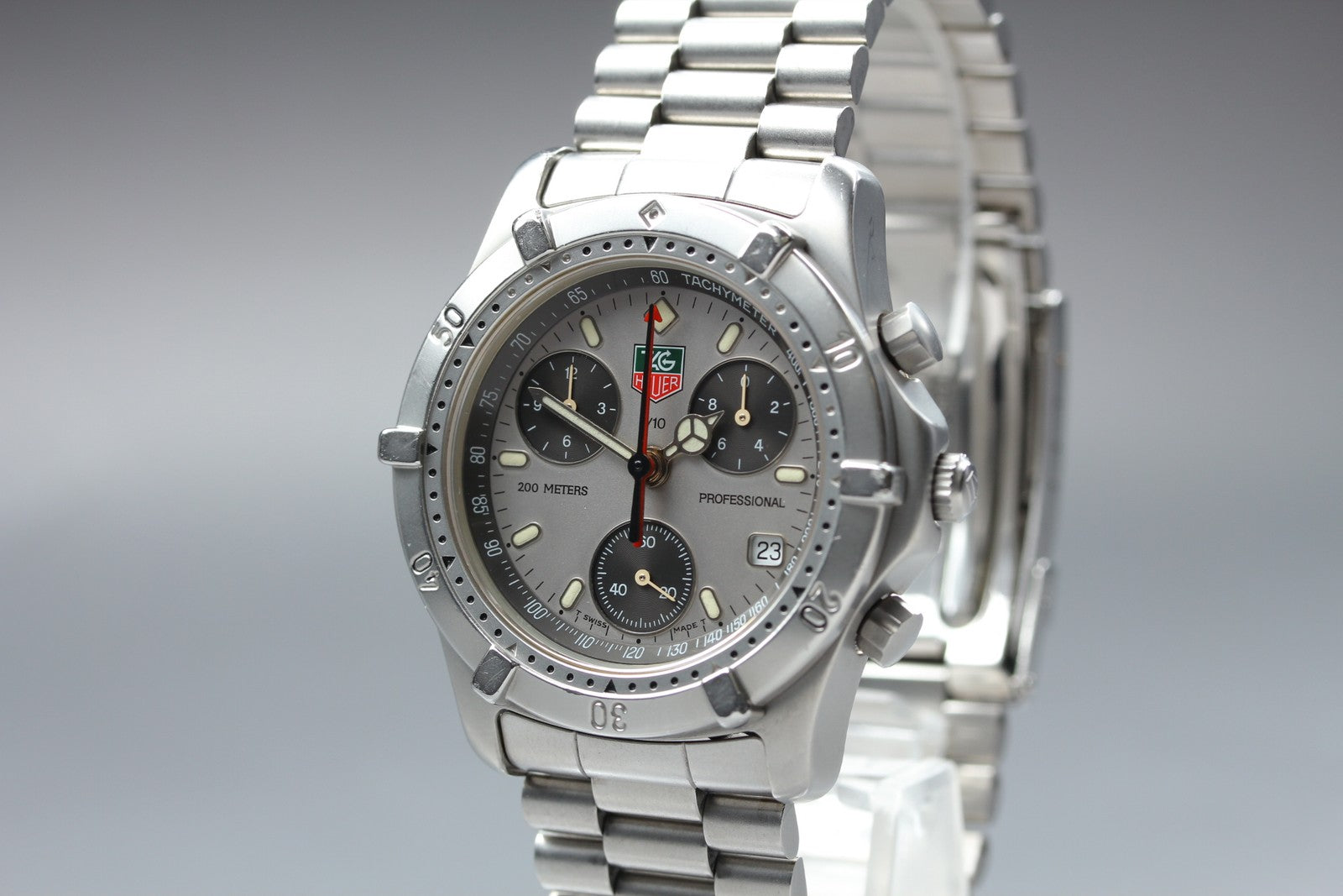 Vintage TAG HEUER Professional CE1111 Quartz Gray Men's Watch 40mm JAPAN Box