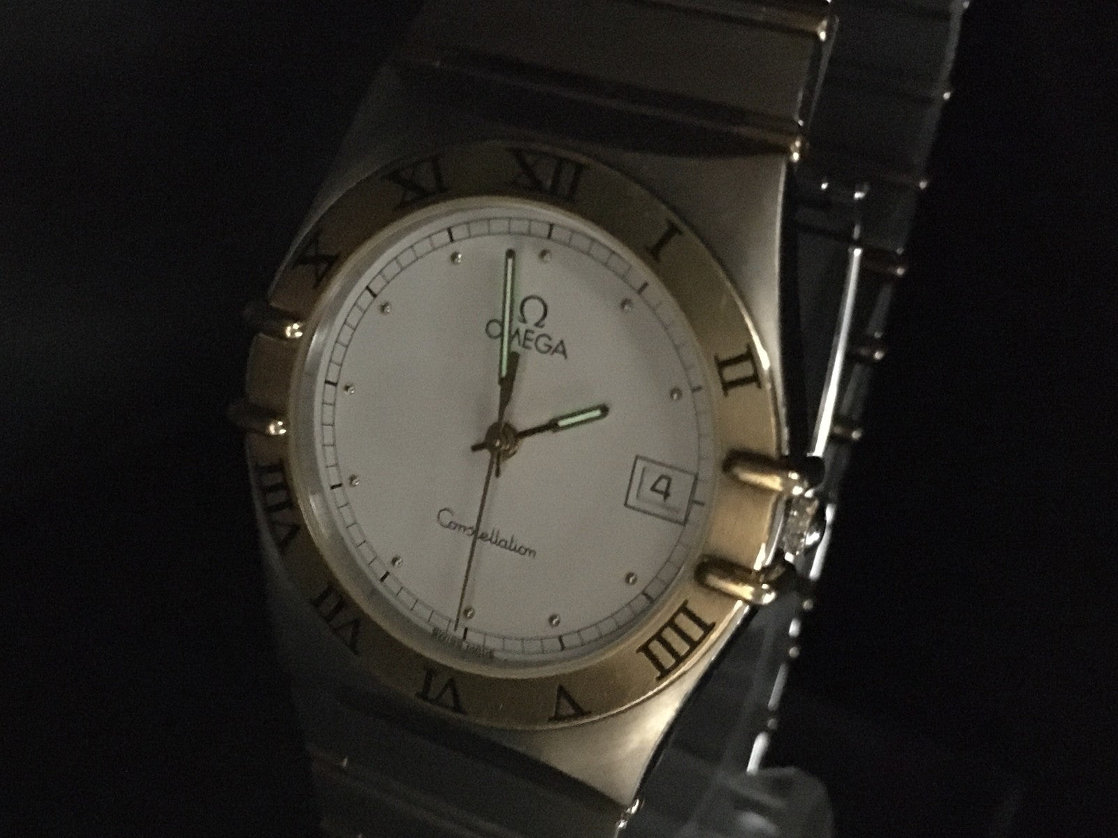 Vintage OMEGA Constellation Quartz White Dial Men's Watch 32mm From JAPAN