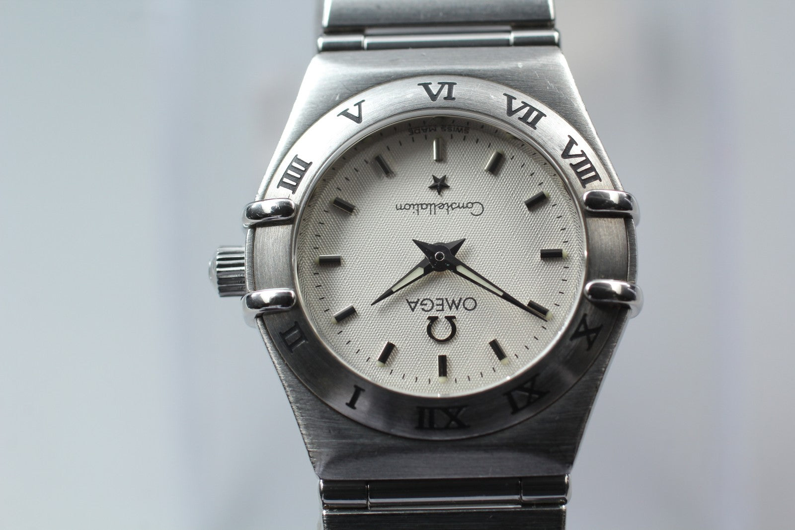New Batt OMEGA Constellation 1562.30.00 Quartz Silver Women Watch 22mm JAPAN