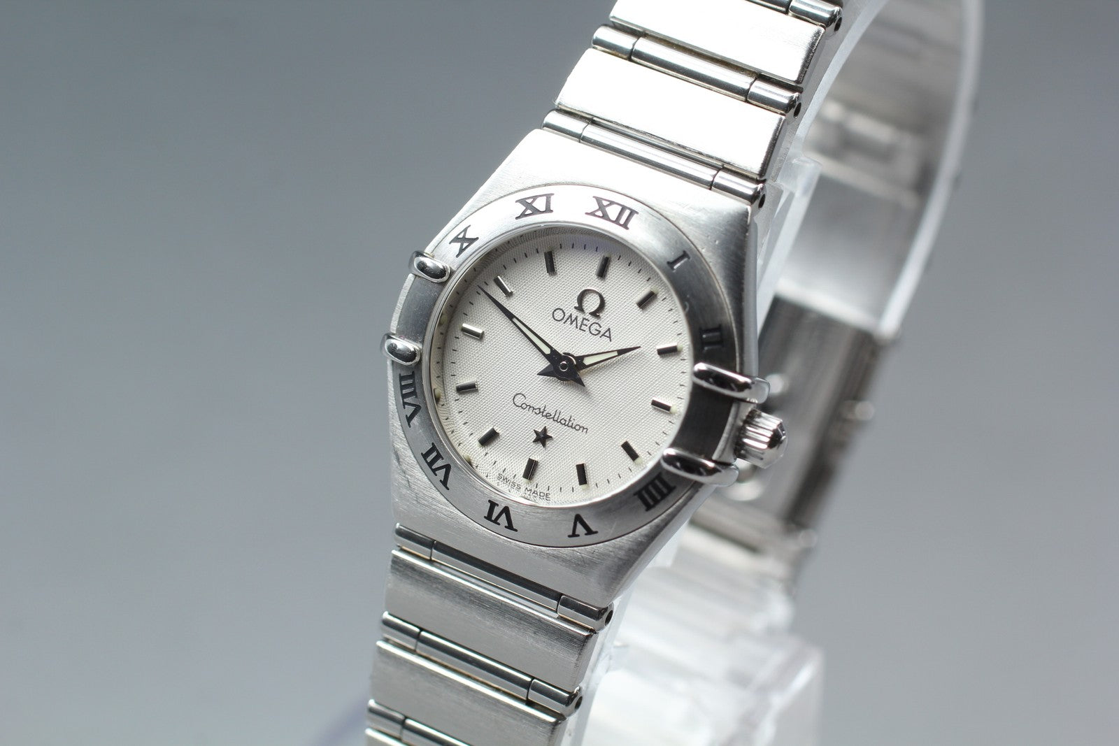 New Batt OMEGA Constellation 1562.30.00 Quartz Silver Women Watch 22mm JAPAN