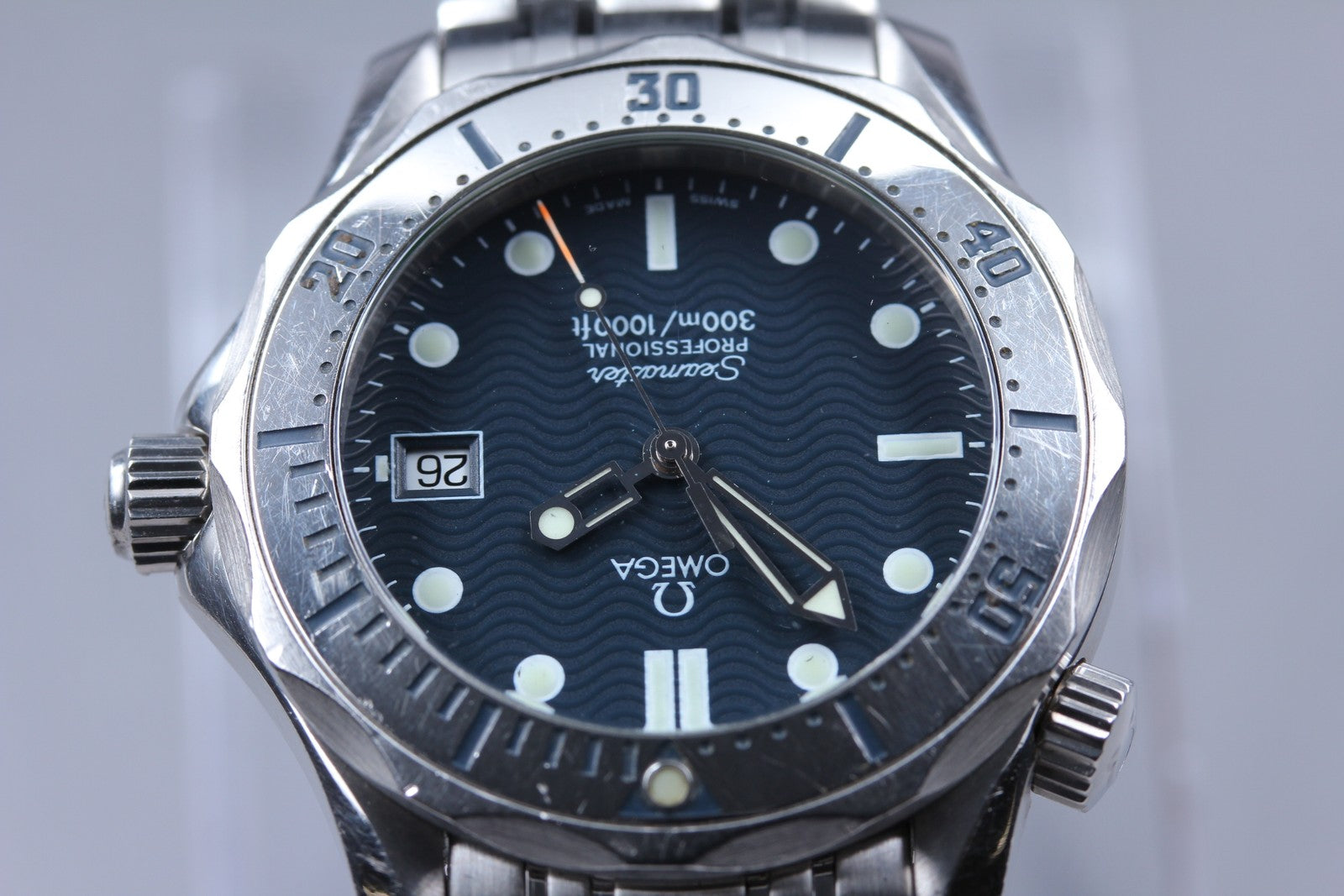 Vintage OMEGA Seamaster 300M 2562.80 Black Quartz Men's Watch 36mm JAPAN
