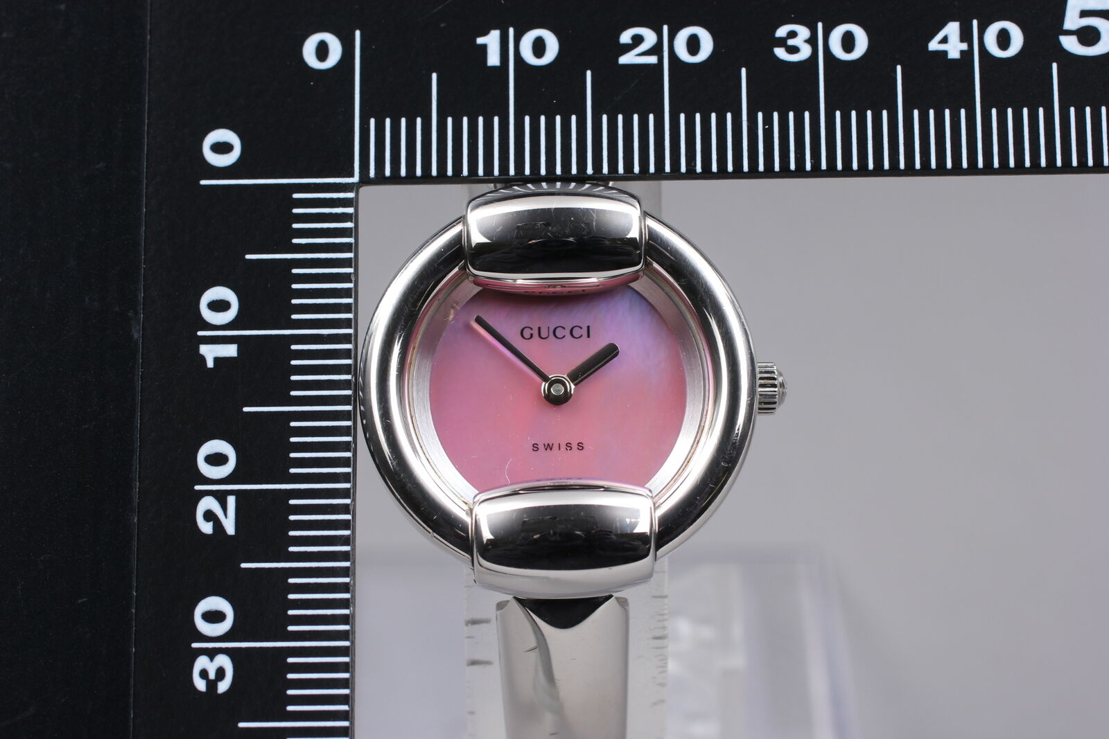 New Battery [Exc+5] GUCCI 1400L Pink Shell Silver Women's Qz Watch Vintage JAPAN