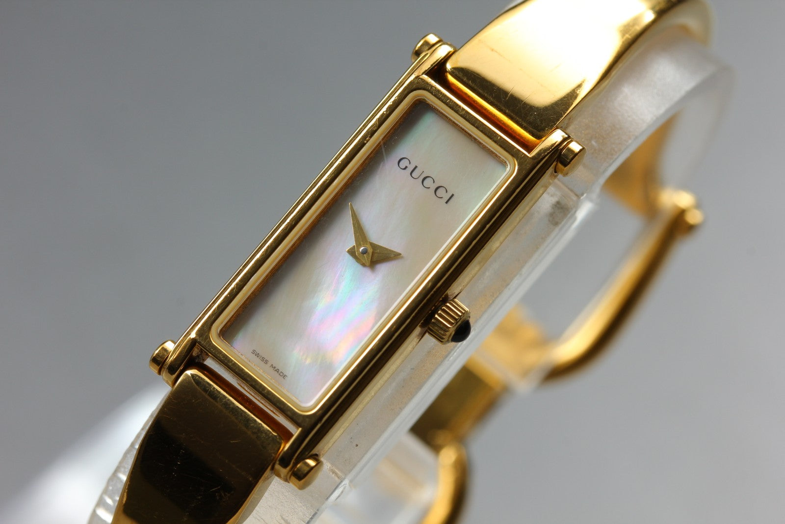 Vintage Gucci 1500 White Shell Gold 12mm Bangle Women's Quartz Watch [w/Box]