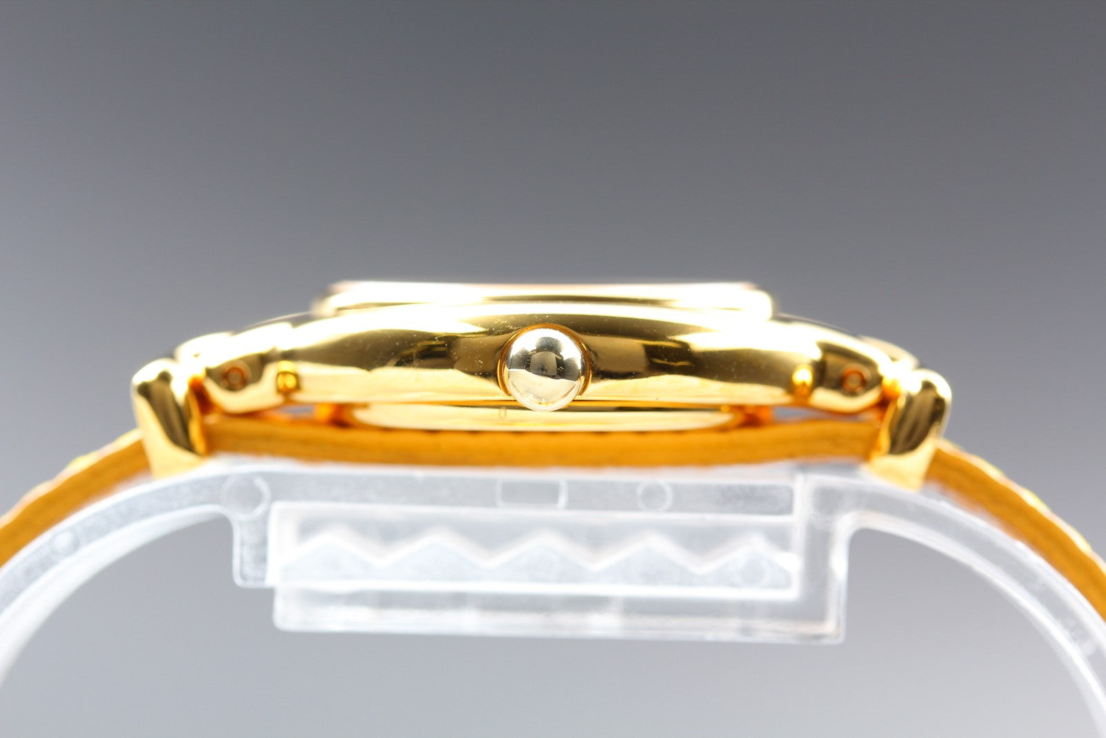 Vintage FENDI 640L Chameleon Change Yellow Belt Gold Women's Quartz Watch