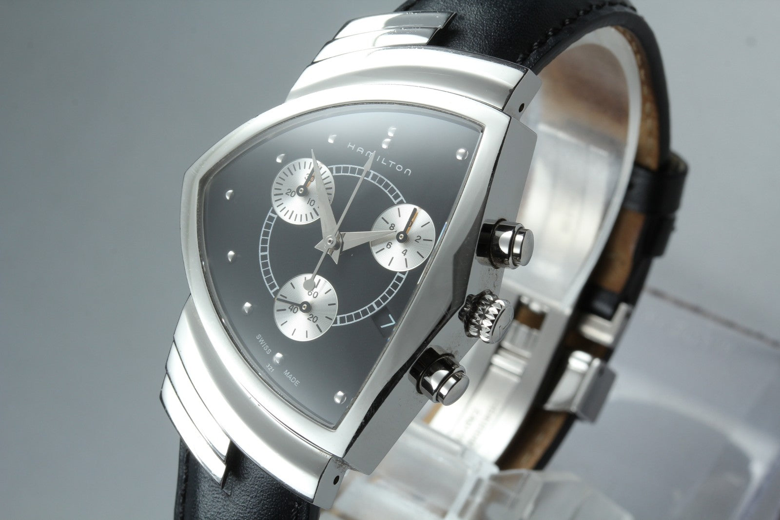 New Batt Hamilton Ventura H244121 Chronograph Quartz Men's Watch 32mm JAPAN Box