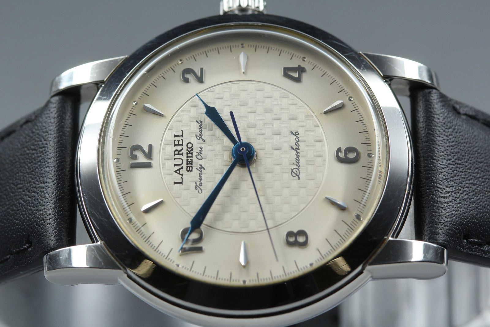 SEIKO Laurel 4S24-0060 LJAL602 Hand Winding Silver 34mm Mens Watch Vintage JAPAN