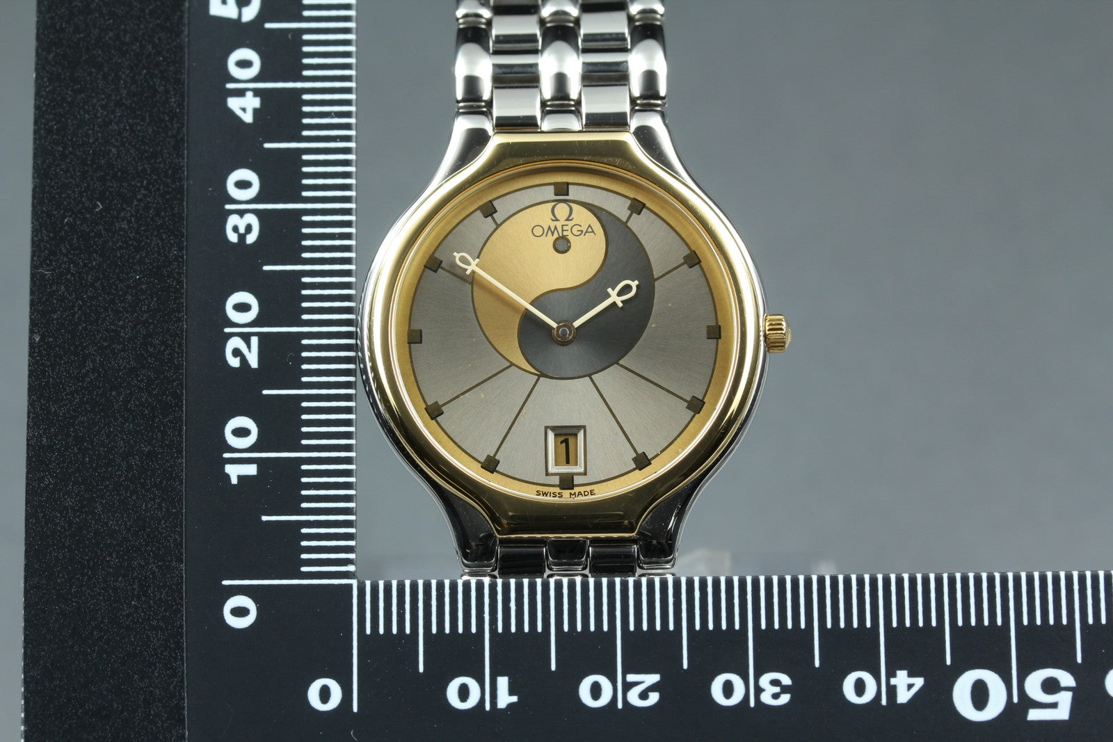 New Batt Vintage OMEGA De Ville symbol Cal.1436 Quartz Women's Watch 31mm JAPAN