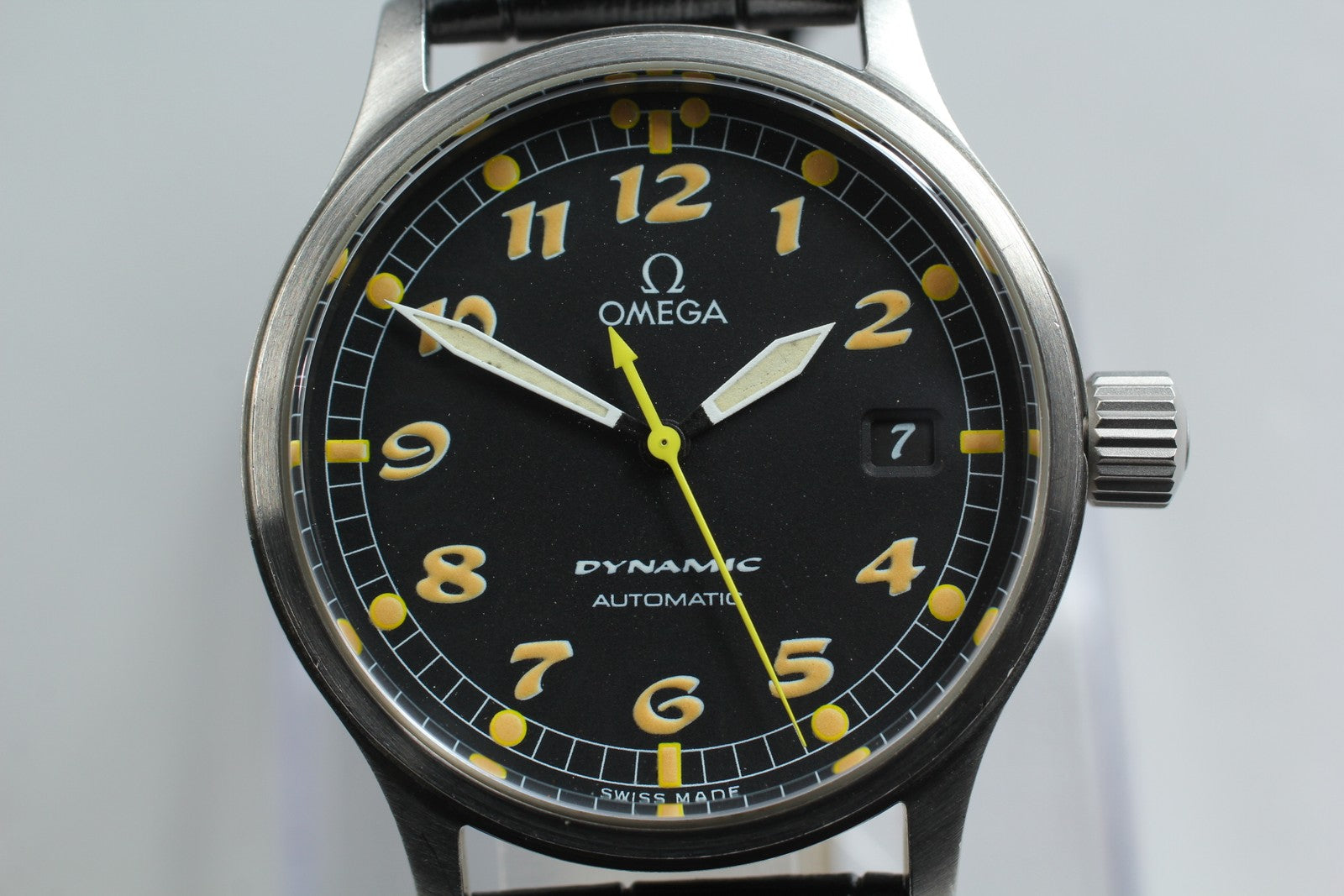 Vintage OMEGA Dynamic 5200.5 Automatic Black Date Men's Watch 36mm JAPAN