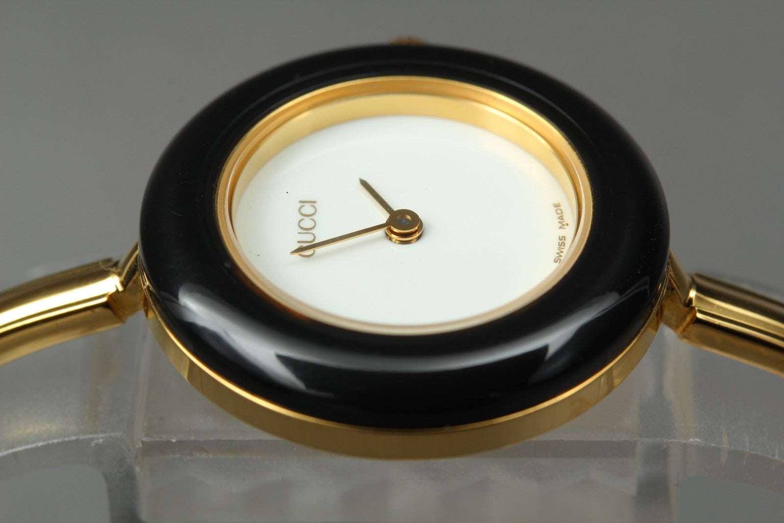 New Batt Gucci Change Bezel 11/12.2 12Color Women's White Quartz Watch JP N MINT