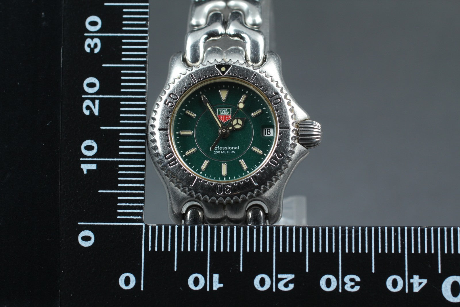TAG Heuer SEL Professional 200M WG1419 Green Quartz Women's Watch 23mm JAPAN