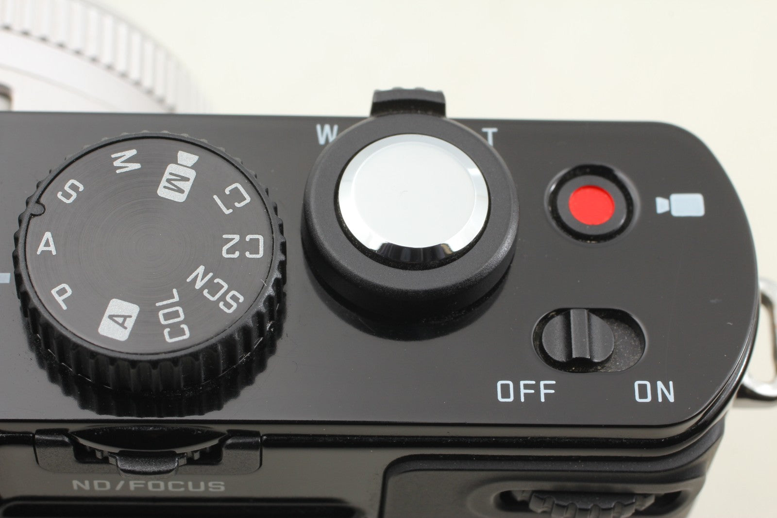 [N MINT w/SD32G] Leica D-LUX 6 18734 10.1 MP Glossy Black Digital Compact Camera