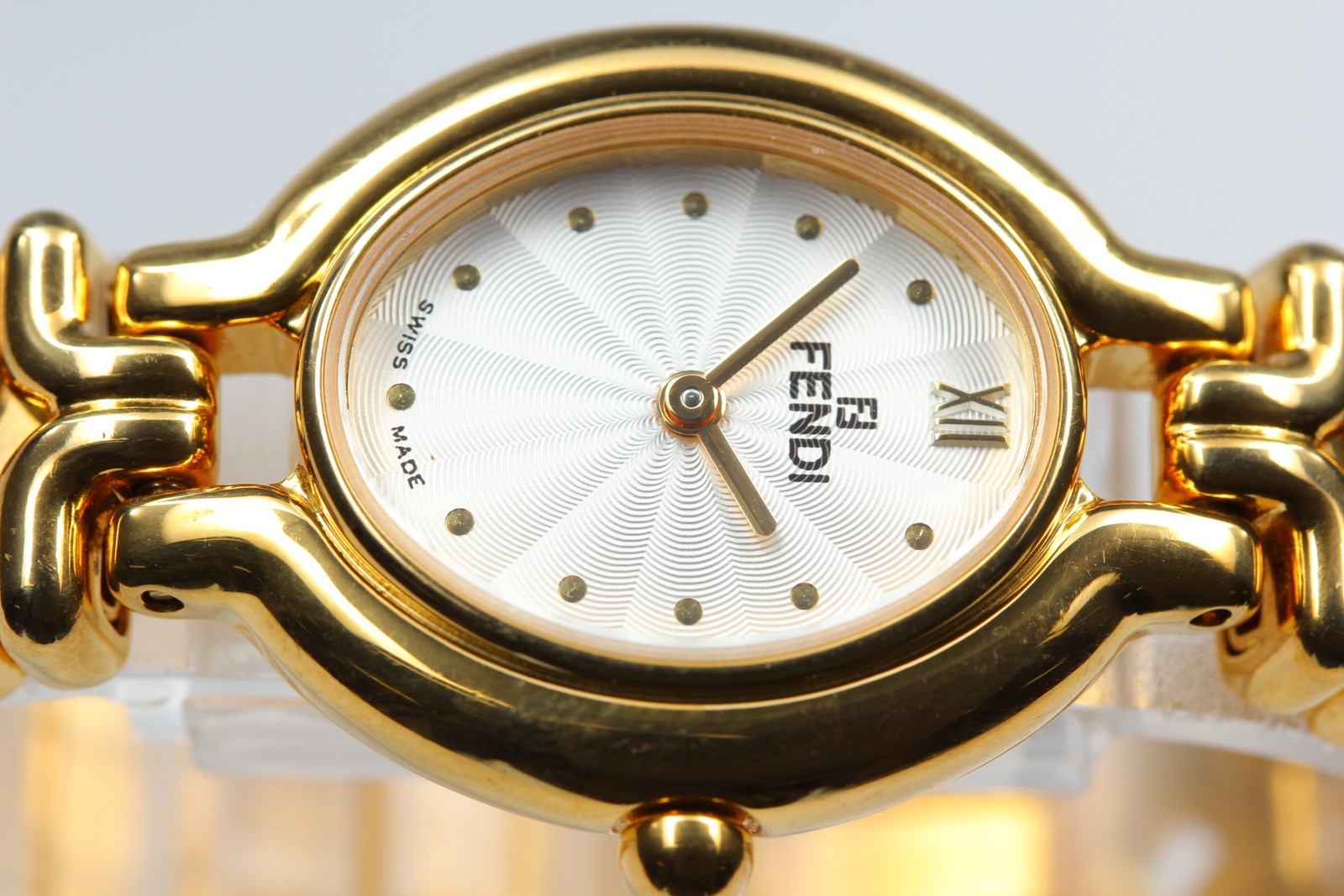 FENDI 640L Chameleon Change Gold 24mm Women's Quartz Watch Vintage [14.75cm]