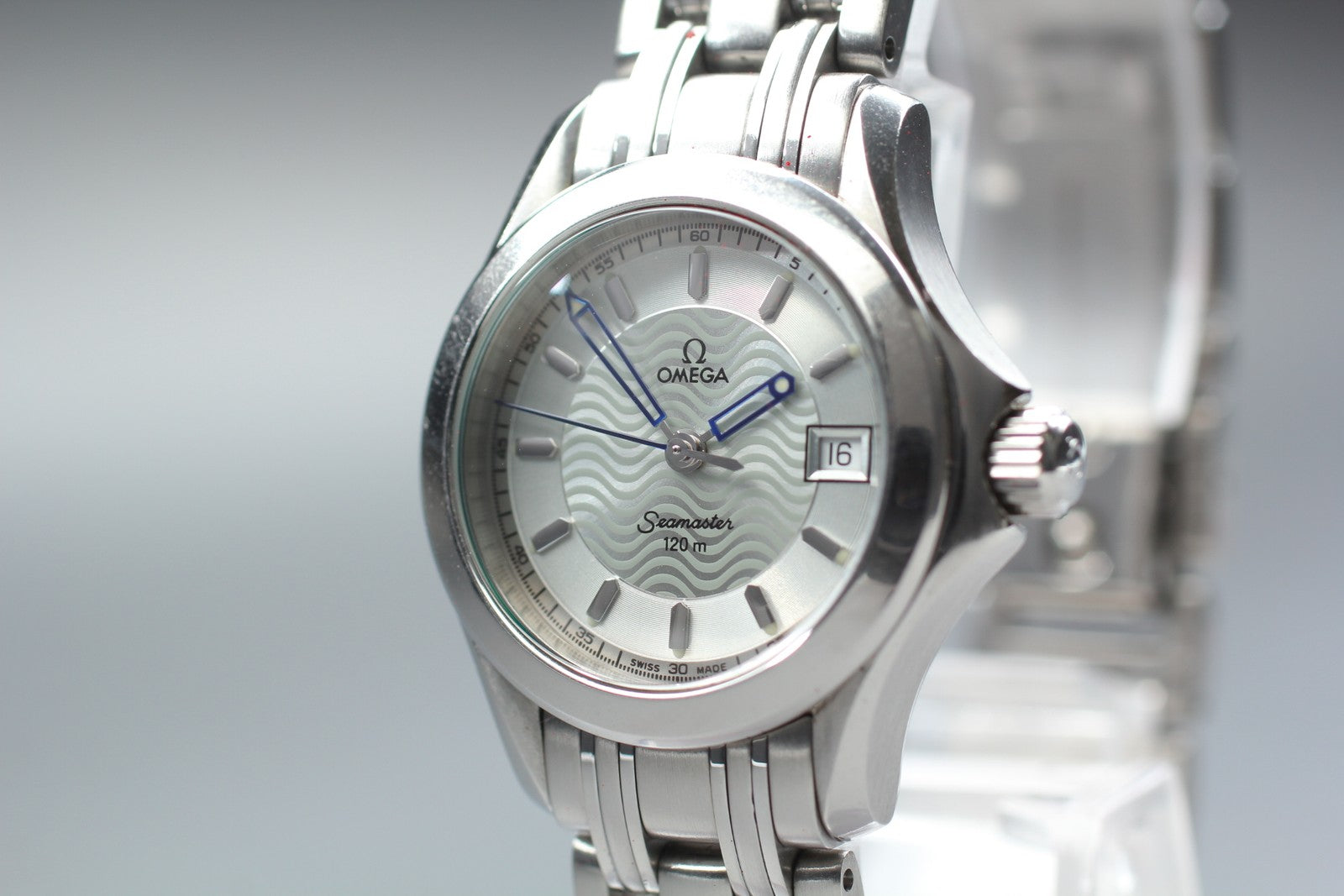 Vintage OMEGA Seamaster 120m 2581.31 Quartz Silver Women's Watch 27mm JAPAN Box
