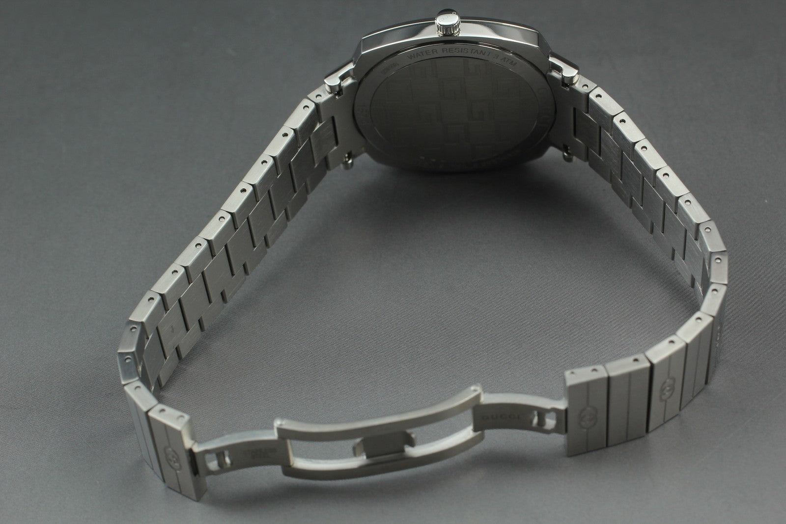 [MINT Box] GUCCI Grip 157.4 Silver 35mm GG Man's Quartz Watch From JAPAN