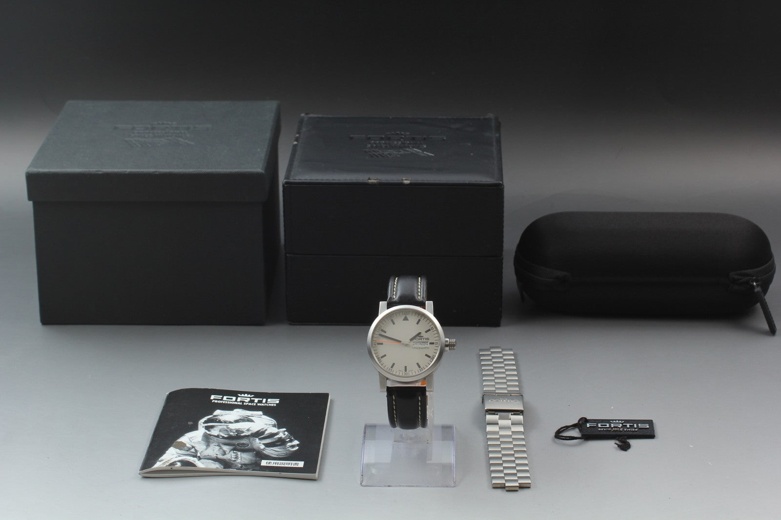 FORTIS Spacematic 623.22.158.1 Automatic Day/Date Men's Watch 40mm JAPAN Box