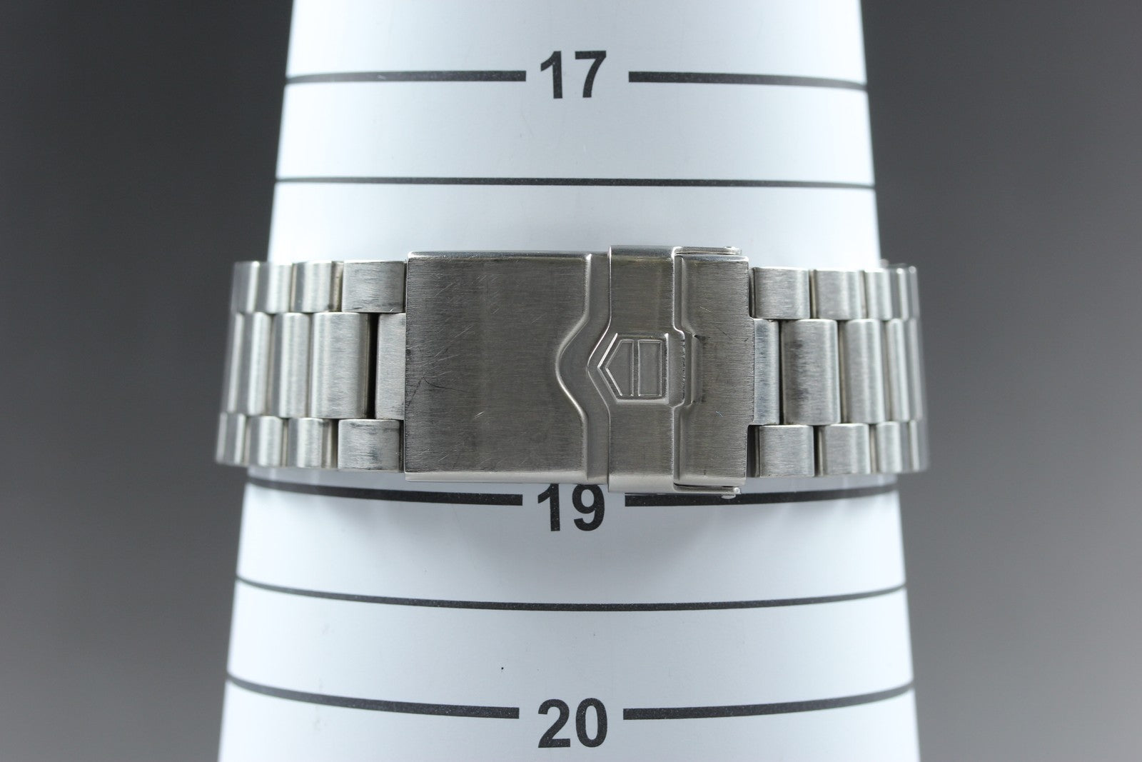 TAG Heuer Formula 1 CAH1011 Quartz White Dial Date Men's Watch 44mm JAPAN