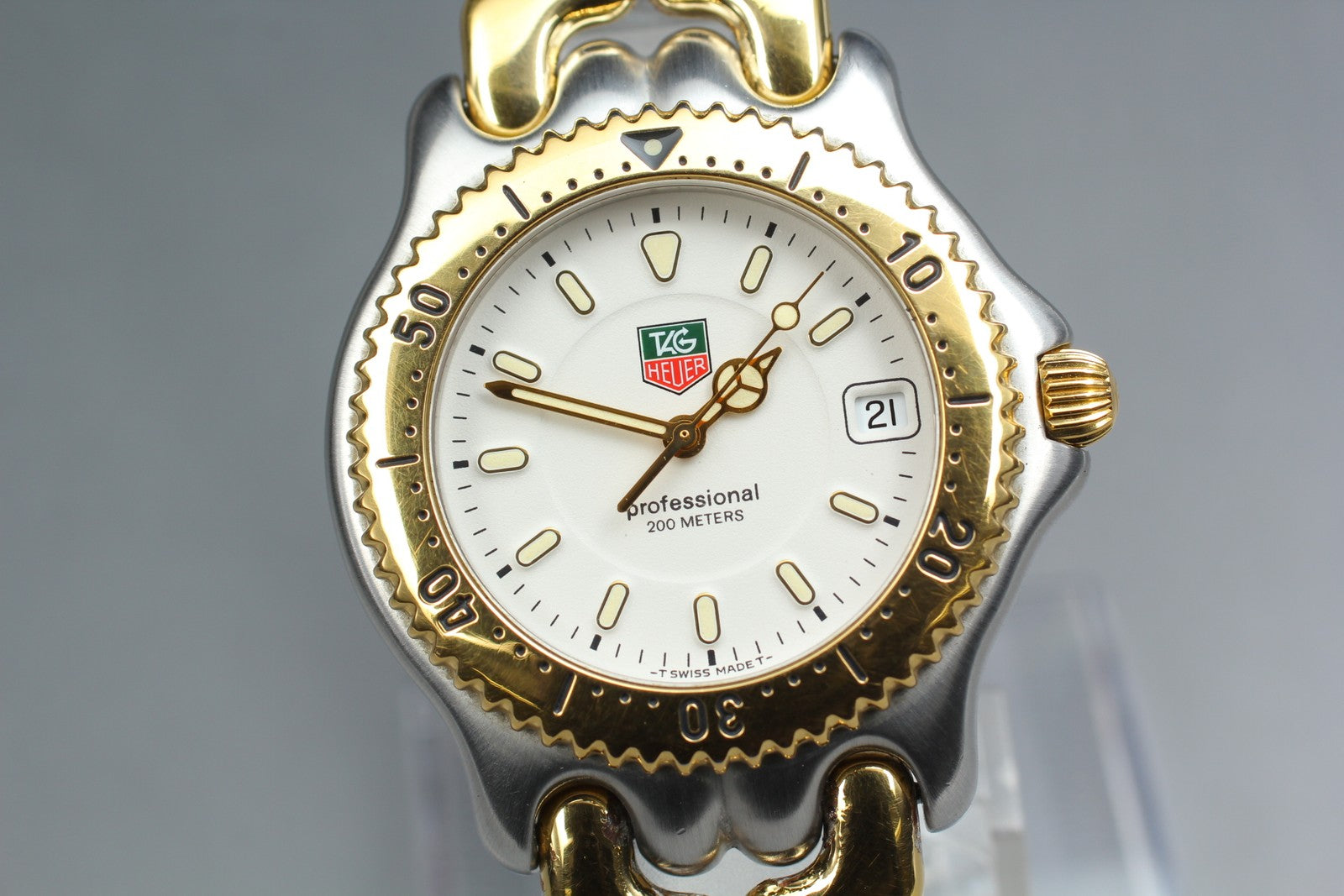TAG HEUER Professional WG1122-0 Quartz White Dial Date Men's Watch 37mm JAPAN