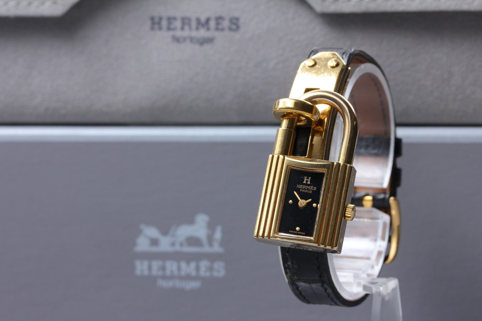 Vintage [Exc+5 Box] HERMES Kelly Watch Gold Black Leather "U" Woman's Qz Watch