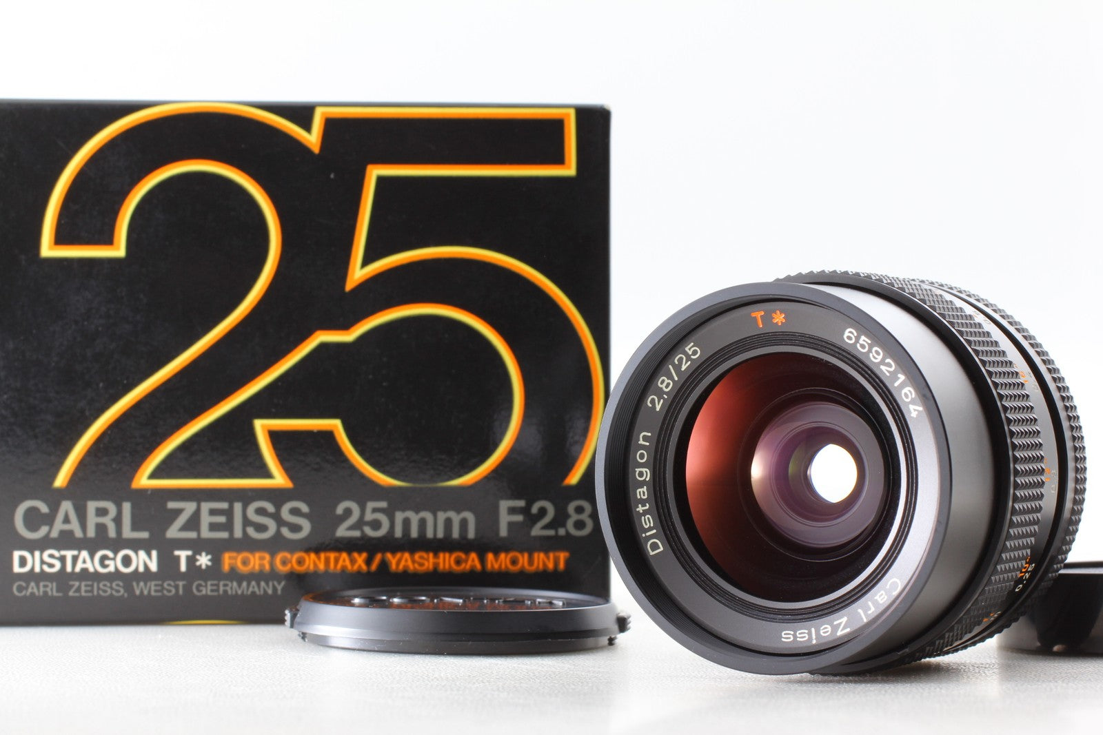 [Top MINT w/ Box] Contax Carl Zeiss Distagon 25mm f/2.8 AEG Lens C/Y From JAPAN