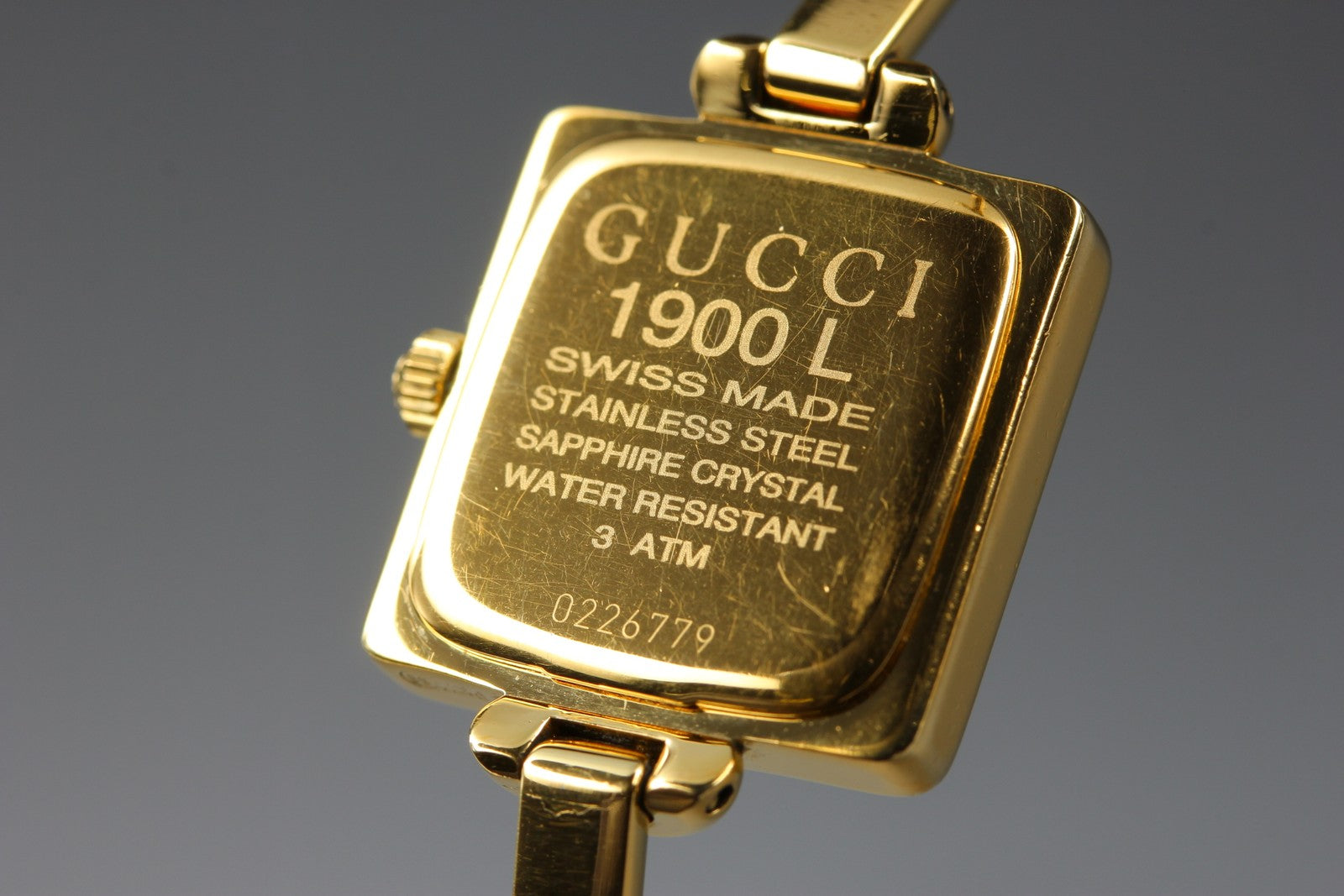 [READ] Vintage GUCCI 1900L Gold Dial 19mm Bangle Woman’s Watch Quartz w/Box