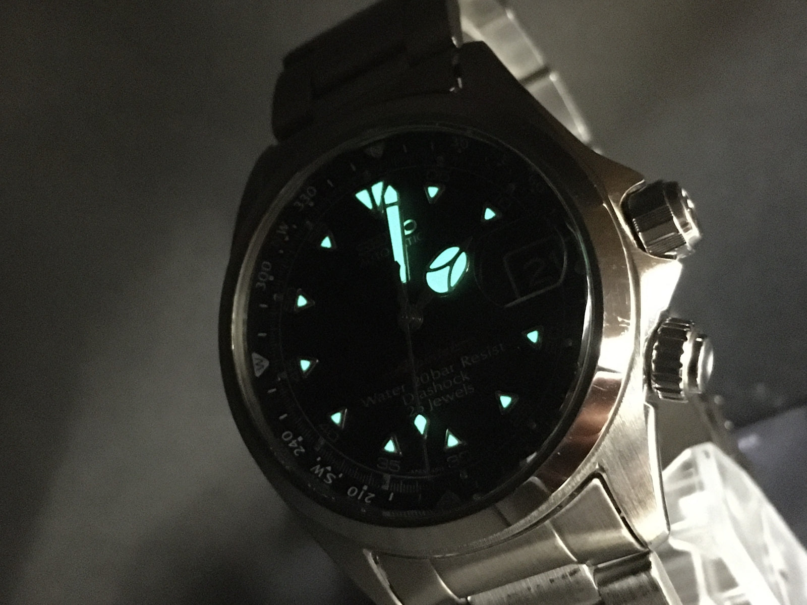 7589083