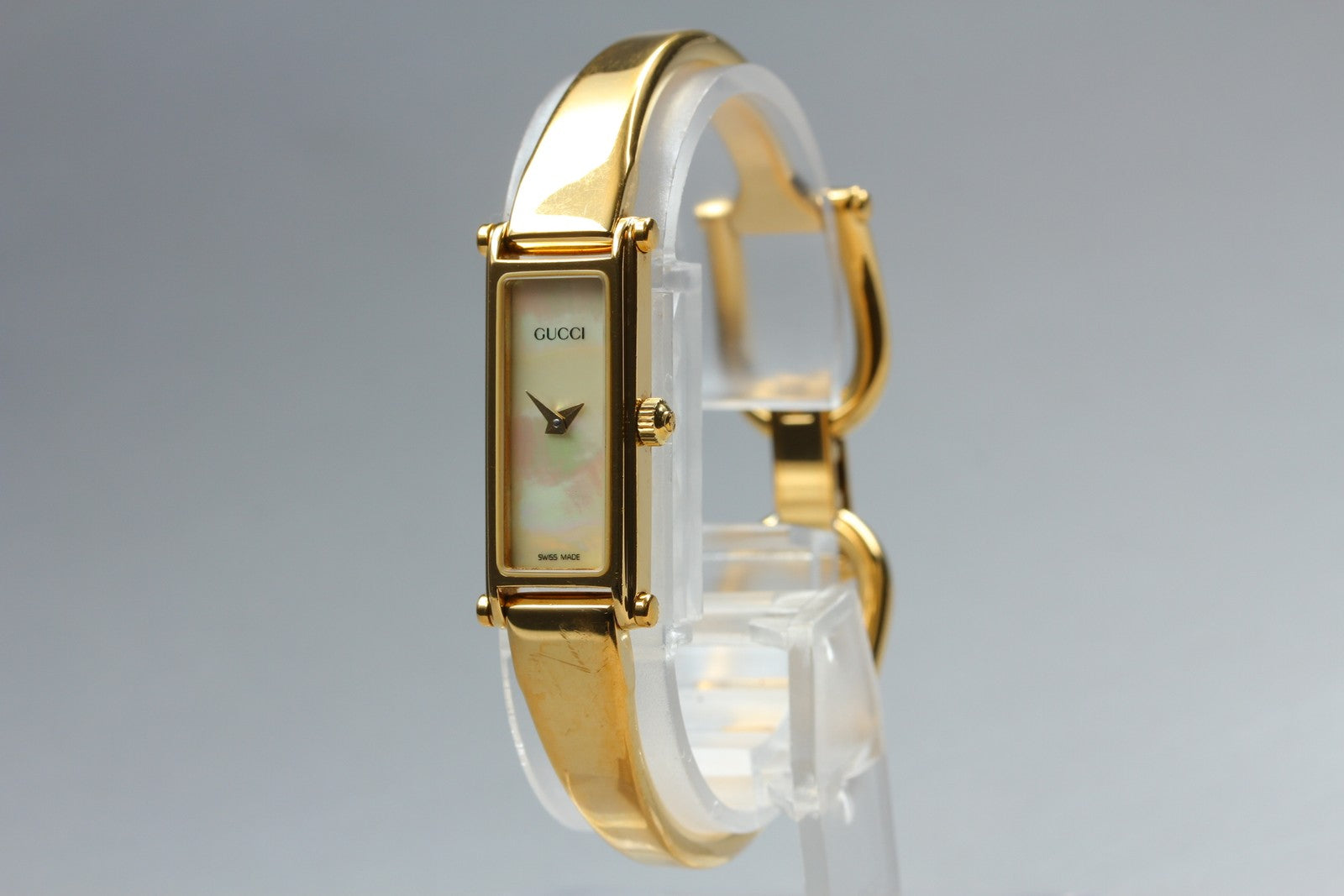 Gucci 1500 Gold Shell Dial 12mm Bangle Women's Quartz Watch Vintage [Box]