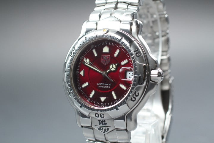 Rare TAG HEUER 6000 WH1118 Red Dial Quartz Men's Watch 37mm JAPAN
