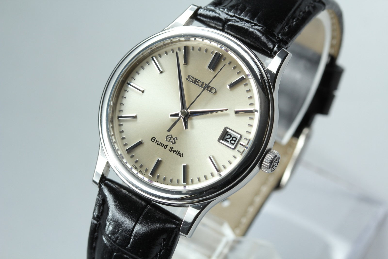 New Batt Vintage SEIKO Grand Seiko 9587-7010 Quartz Silver Men's Watch 34mm JP