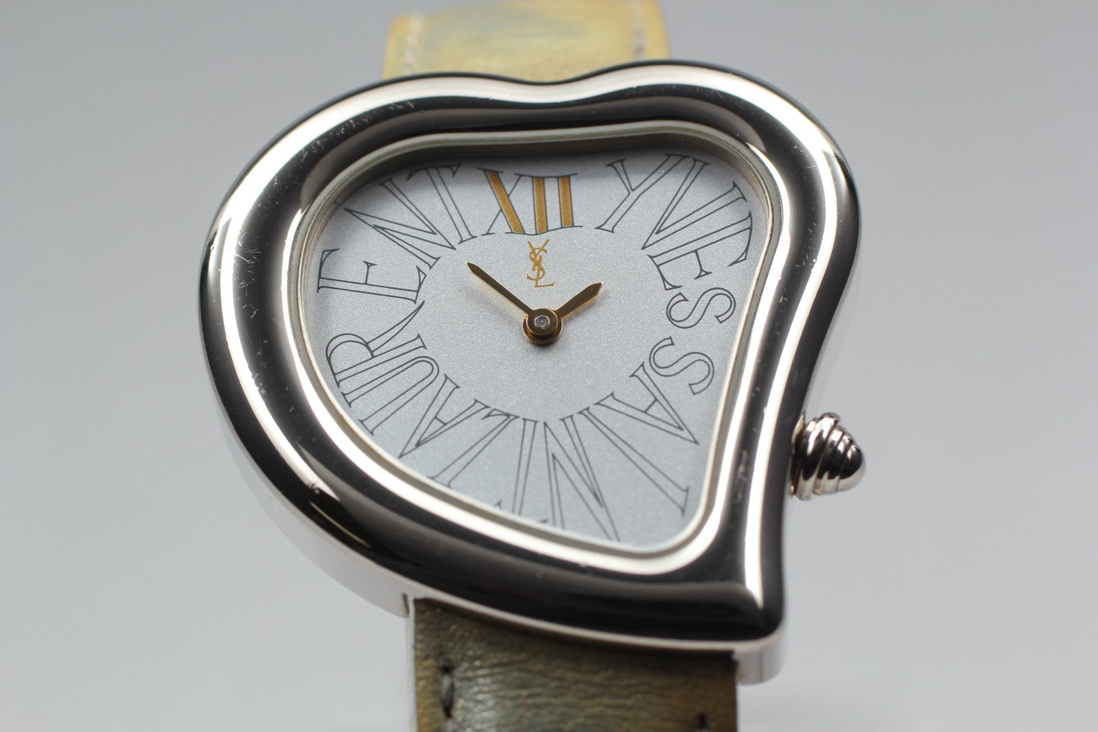 [Exc+5] Yves Saint Laurent Heart Silver 31mm Women's Watch Quartz From JAPAN