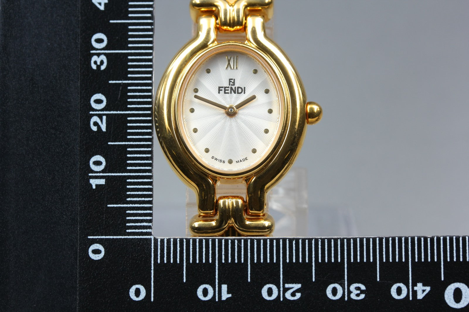 FENDI 640L Chameleon Change Gold 24mm Women's Quartz Watch Vintage [14.75cm]