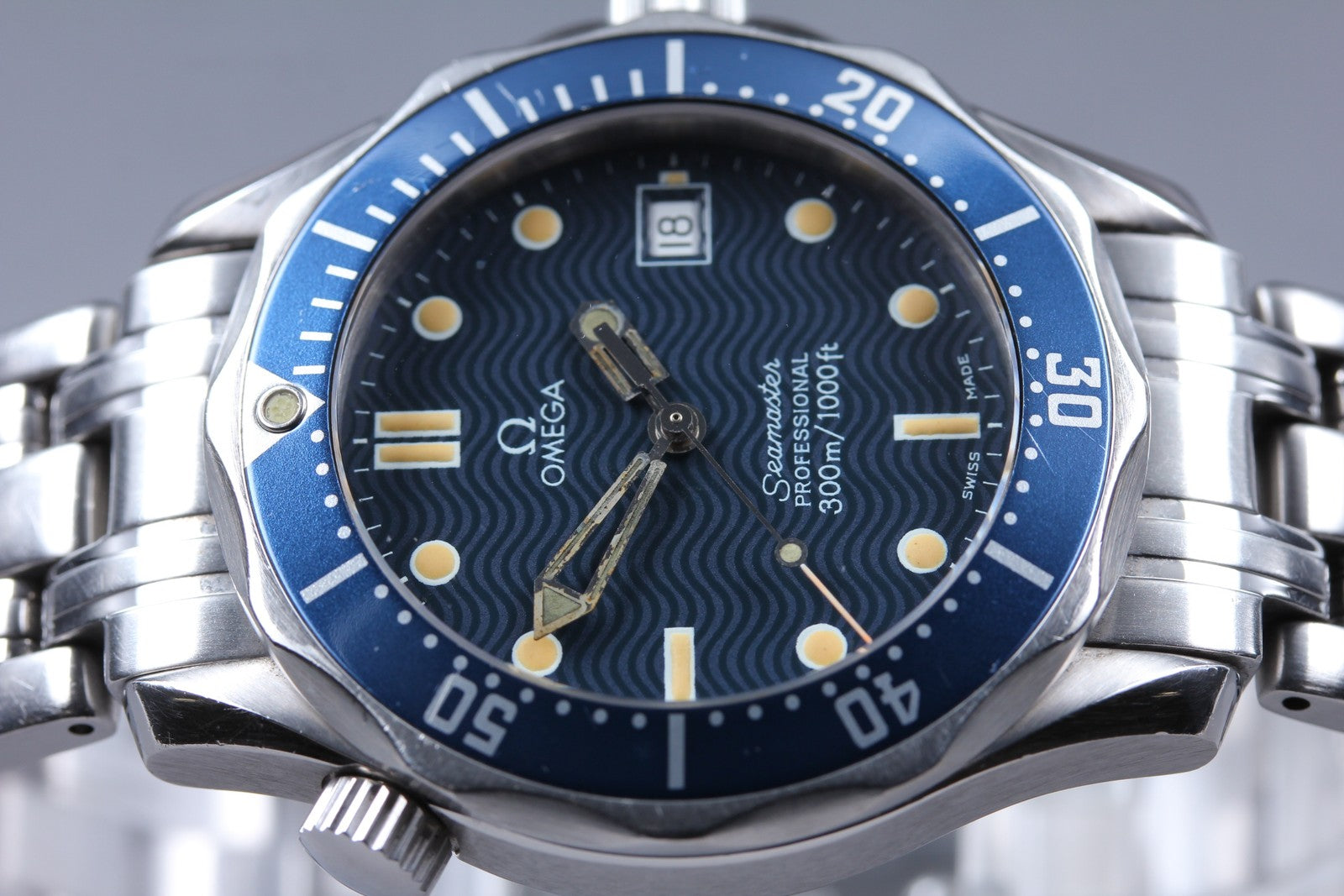 New Batt OMEGA Seamaster 300M 2561.80 Blue Quartz Date Men's Watch 36mm Japan