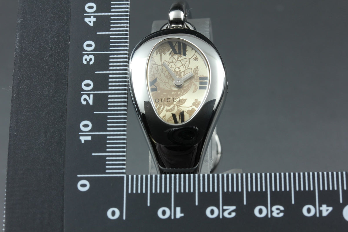 GUCCI 103 Champagne Floral Dial Silver Quartz 21 mm Bangle Women's Watch