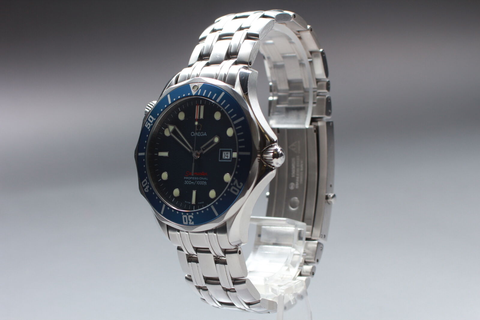 New Battery [N MINT- Box] Omega Seamaster Professional 2221.80 Quartz Mens JAPAN