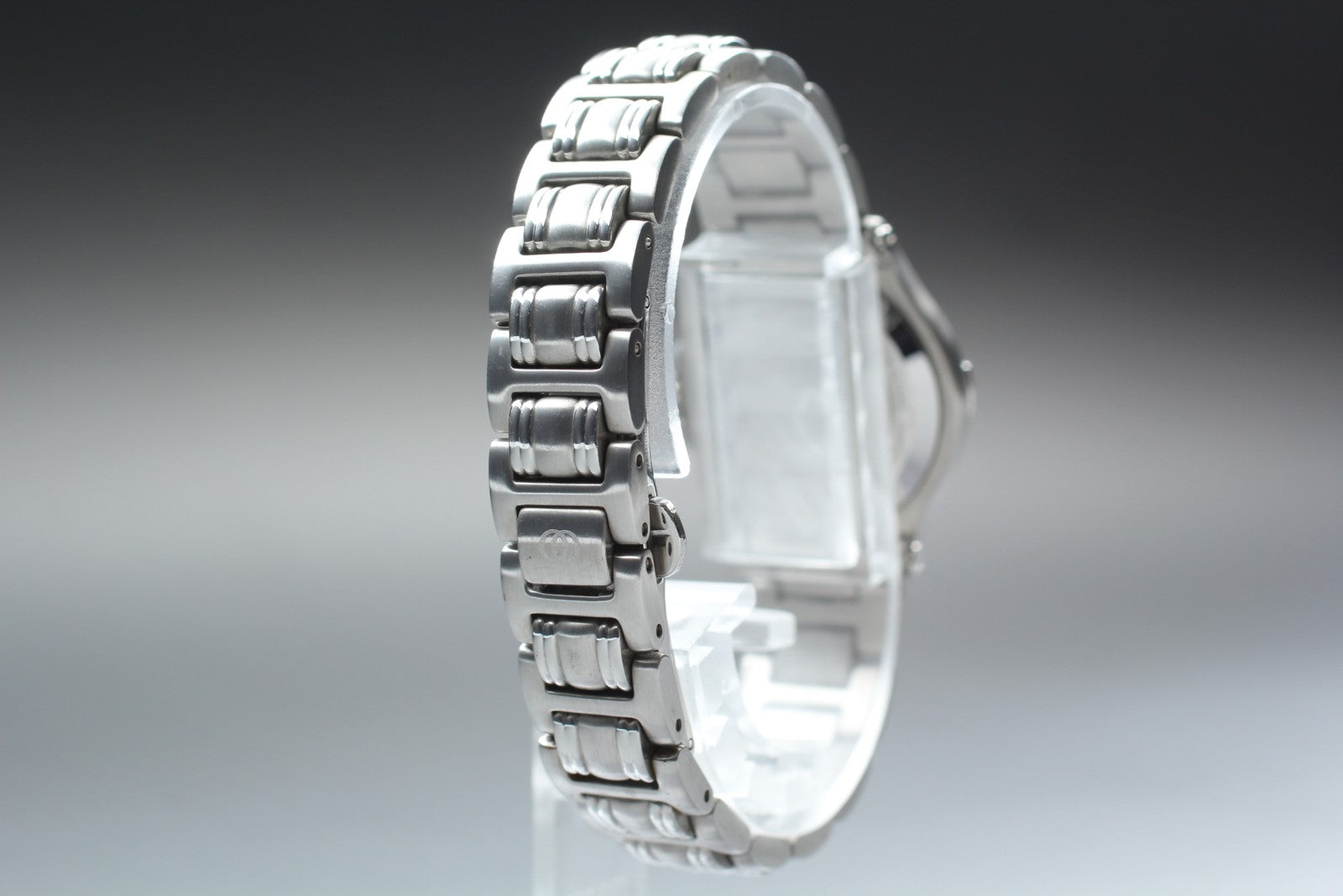 Vintage [Near MINT-Box] Gucci 9040L Silver Date 26mm Women’s Quartz Watch JAPAN