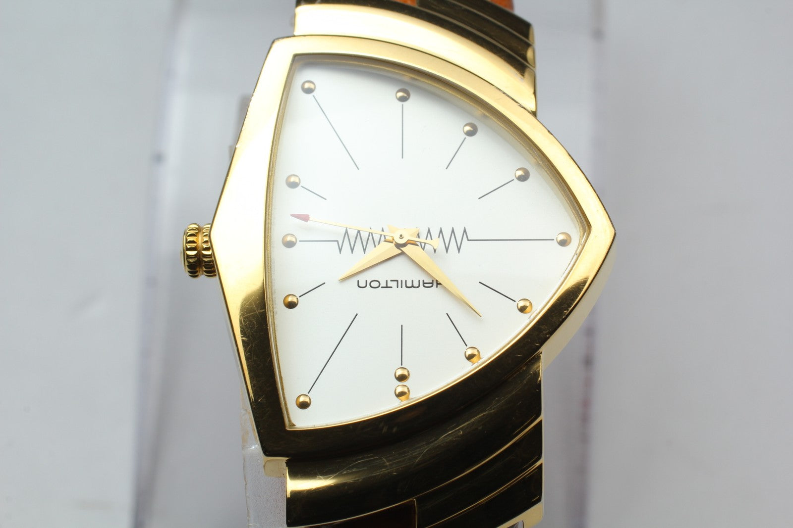 New Batt Hamilton Ventura H243010 Quartz White Dial Women's Watch 32mm JAPAN Box